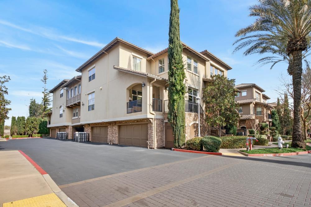 2430 Pavilions Place Lane 406