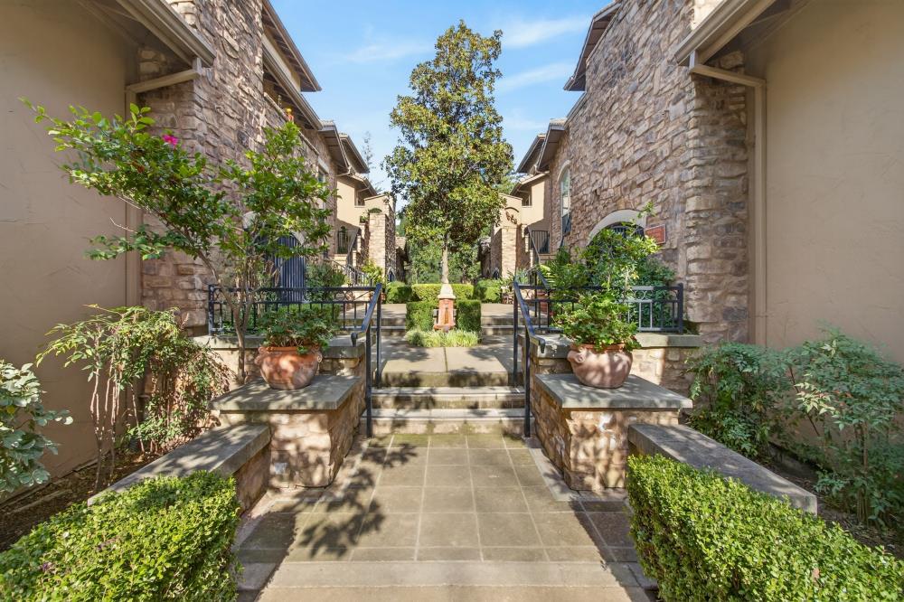 2430 Pavilions Place Lane 406