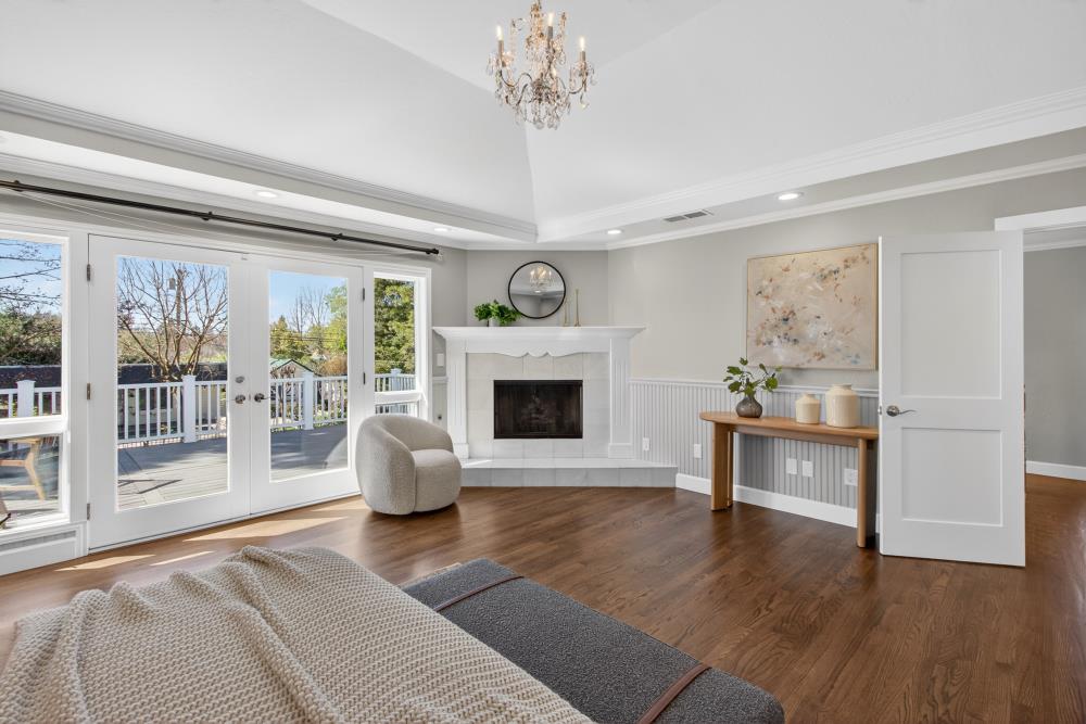 915 Coronado Boulevard