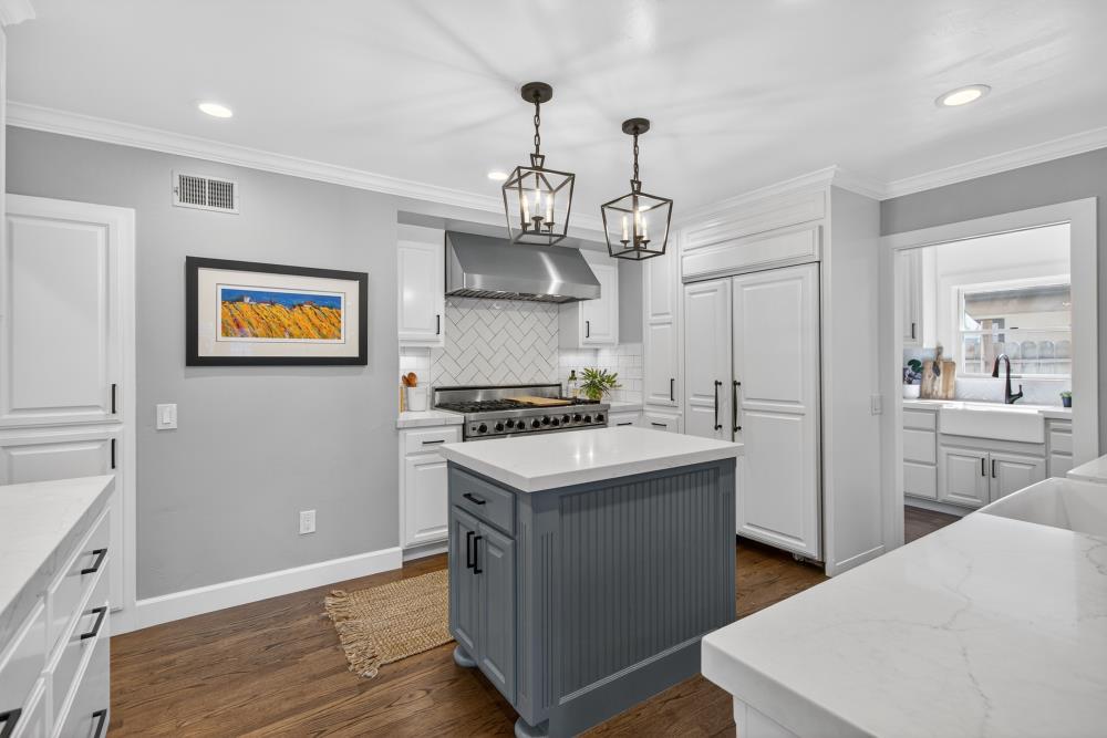 915 Coronado Boulevard