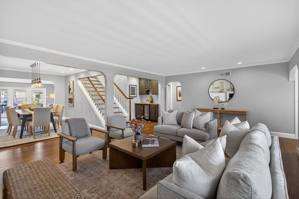 915 Coronado Boulevard