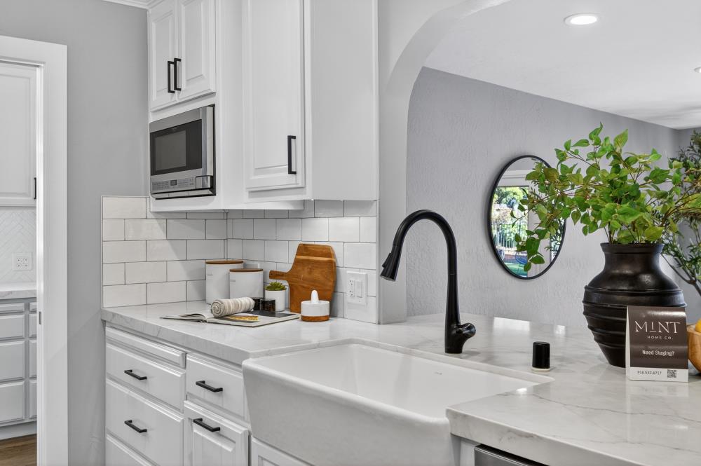 915 Coronado Boulevard