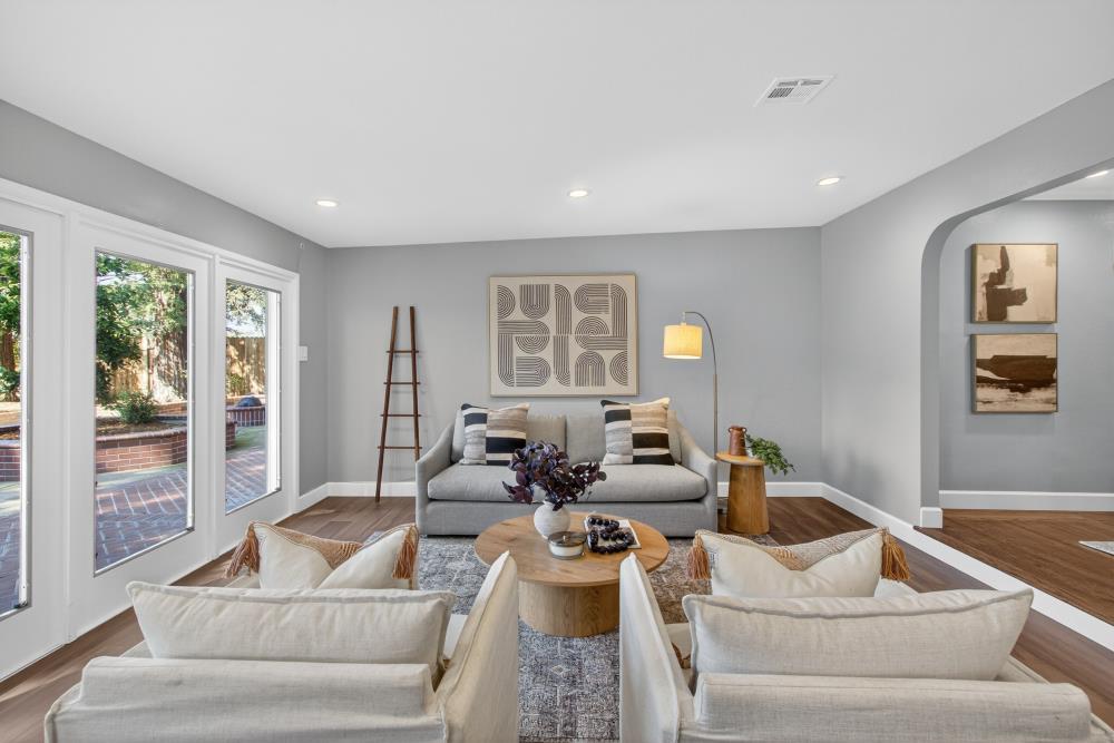 915 Coronado Boulevard