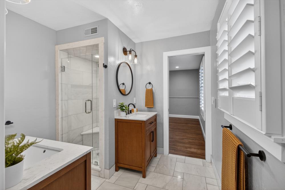 915 Coronado Boulevard