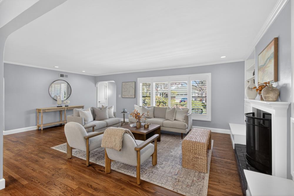 915 Coronado Boulevard