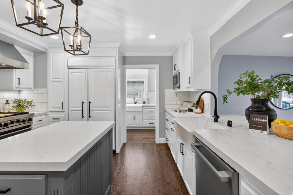 915 Coronado Boulevard