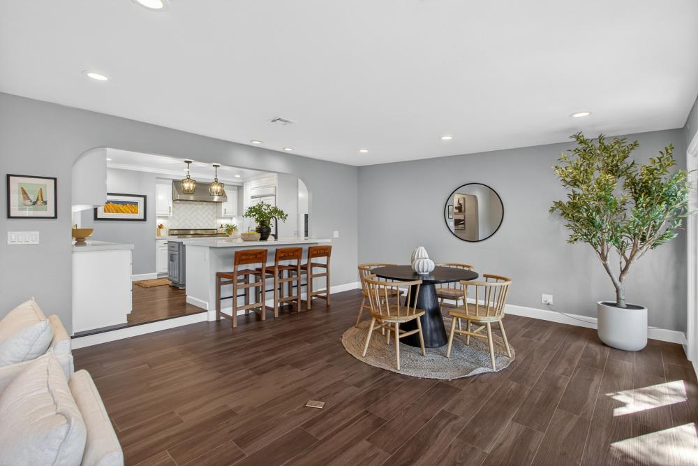 915 Coronado Boulevard