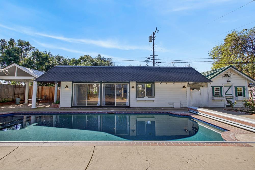 915 Coronado Boulevard