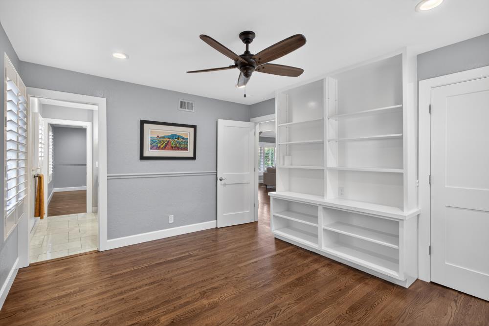 915 Coronado Boulevard