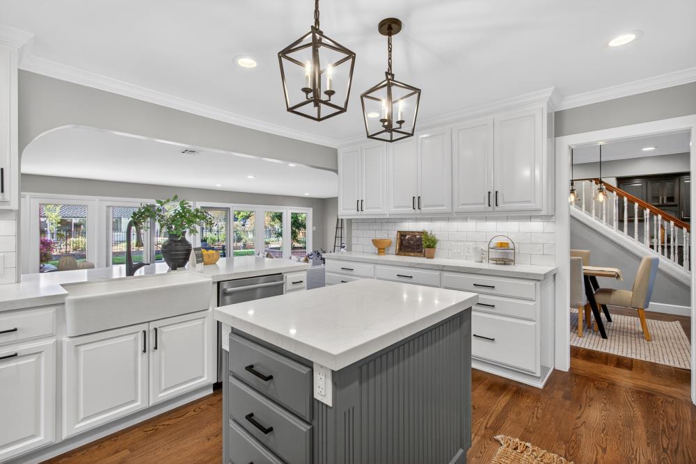 915 Coronado Boulevard