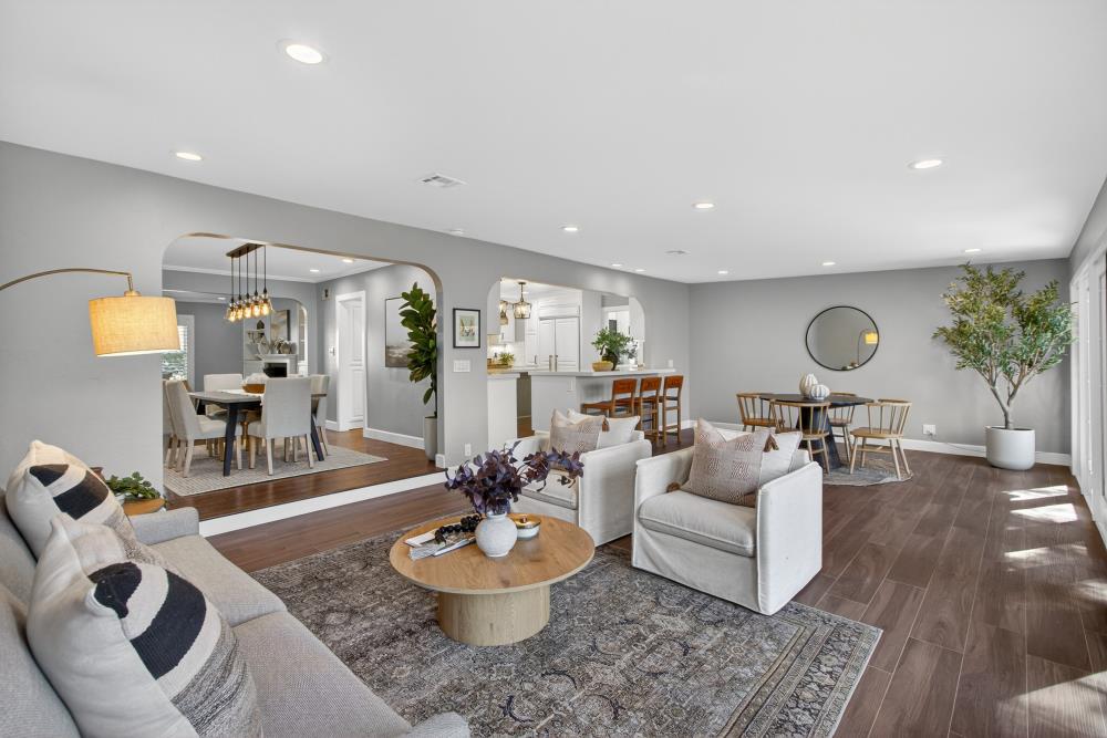 915 Coronado Boulevard