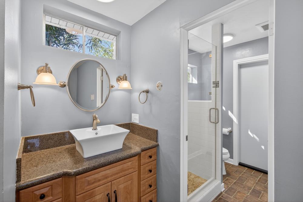 915 Coronado Boulevard