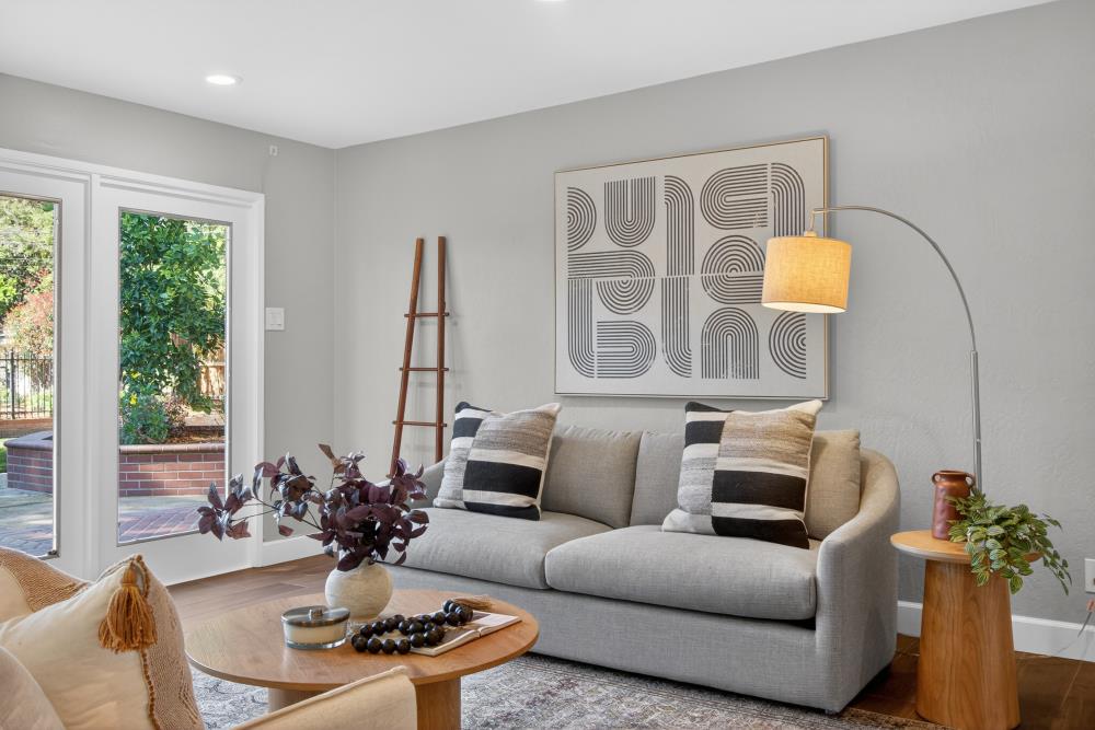 915 Coronado Boulevard