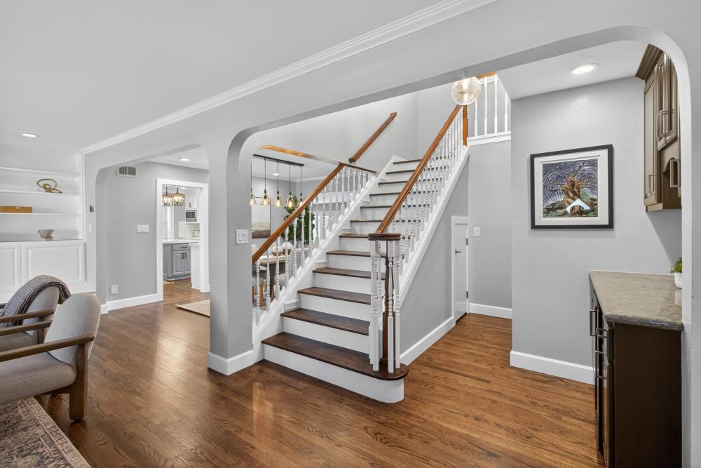 915 Coronado Boulevard