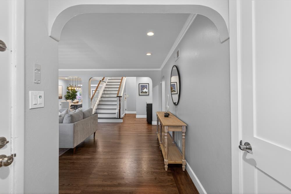 915 Coronado Boulevard