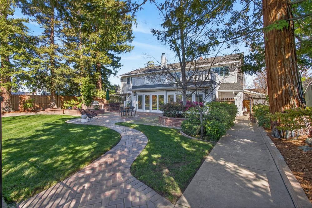 915 Coronado Boulevard