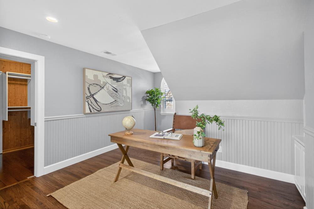 915 Coronado Boulevard