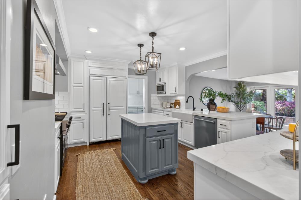 915 Coronado Boulevard