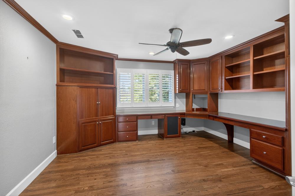 915 Coronado Boulevard