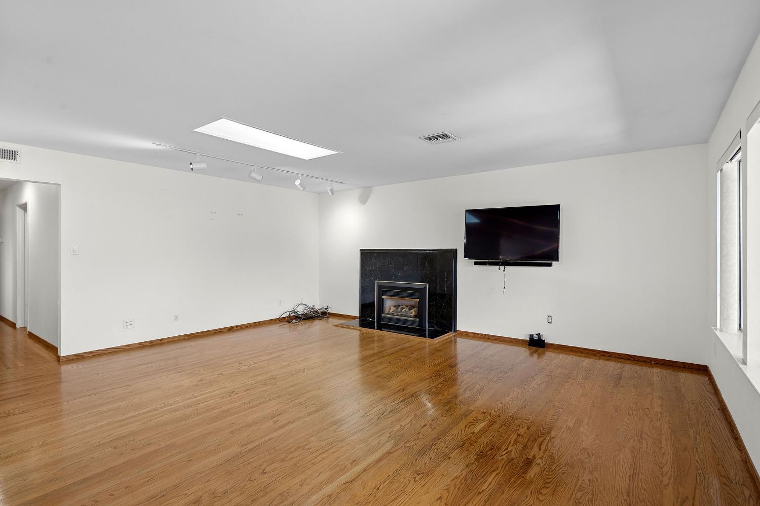 2110 Saint Marks Way