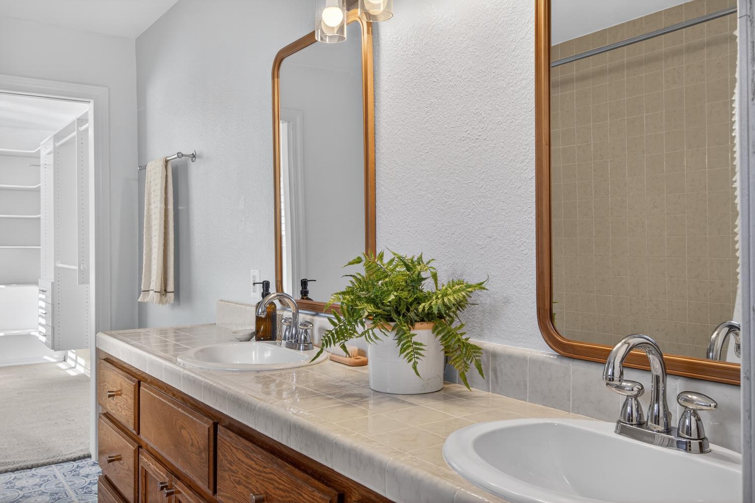 3414 Marshall Avenue