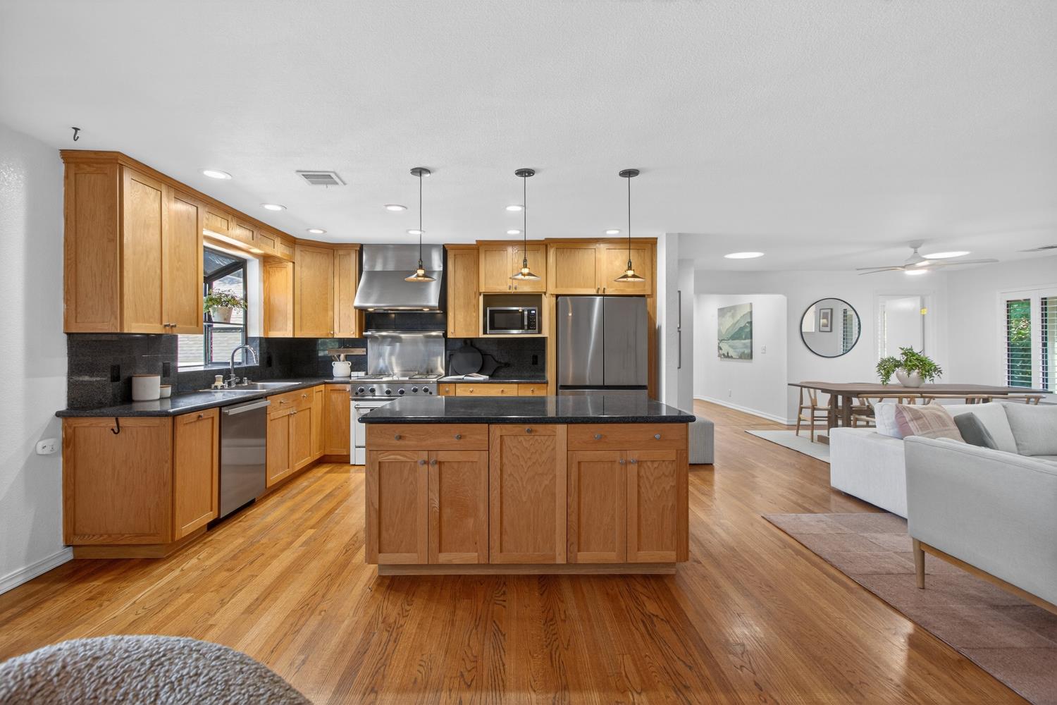 3414 Marshall Avenue