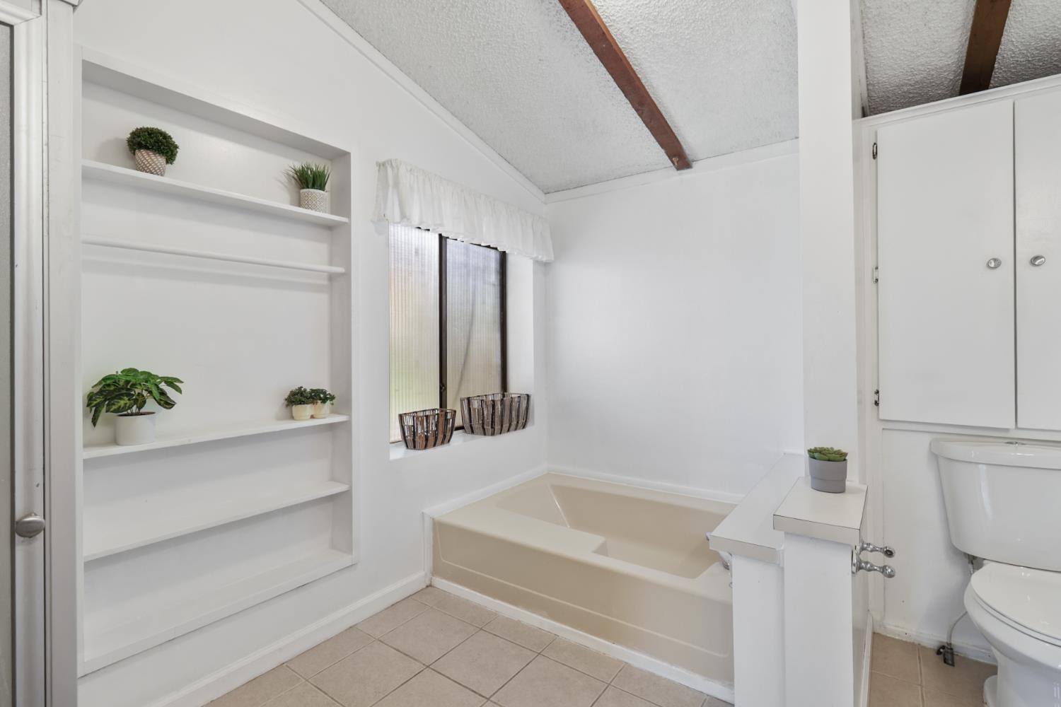 6637 Grosse Point Court