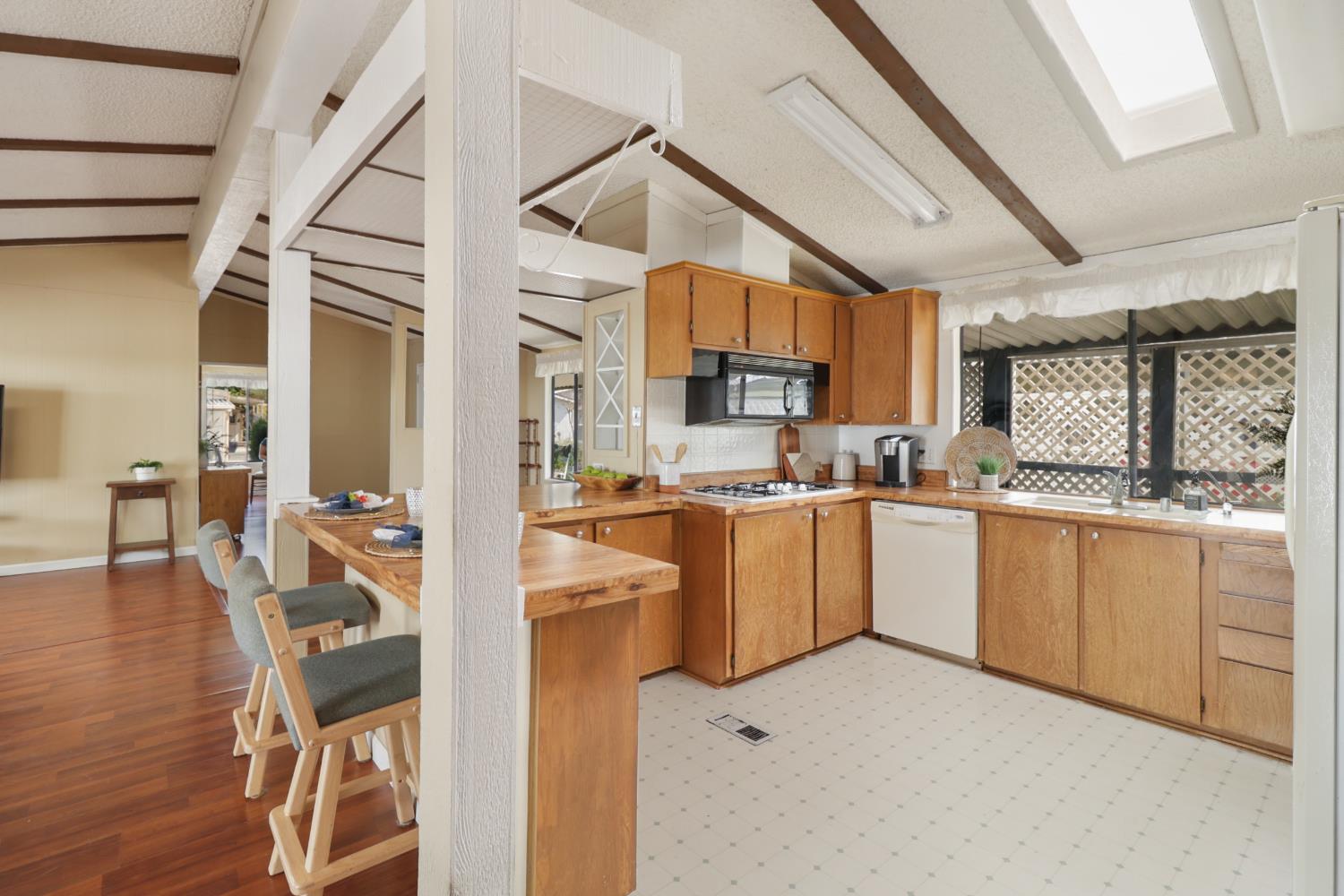 6637 Grosse Point Court