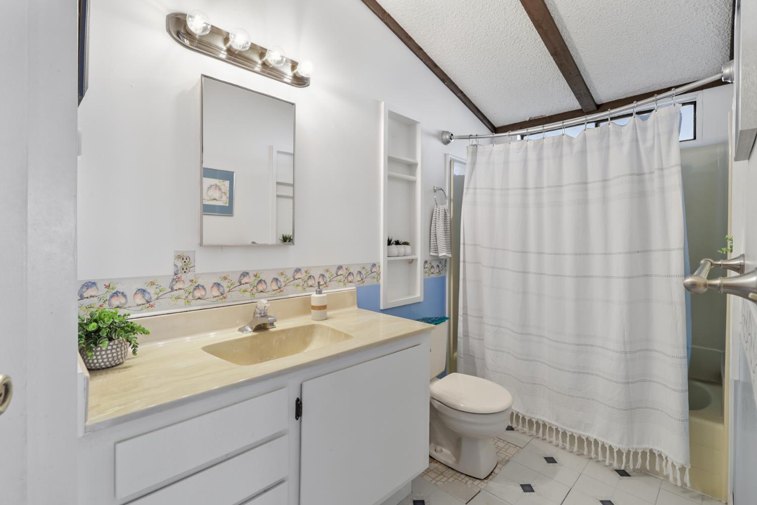 6637 Grosse Point Court