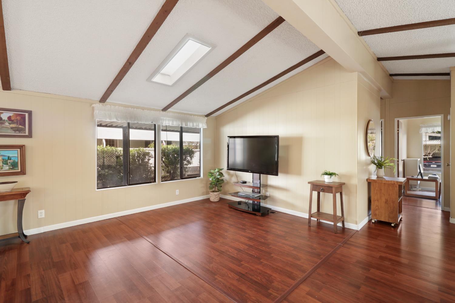 6637 Grosse Point Court