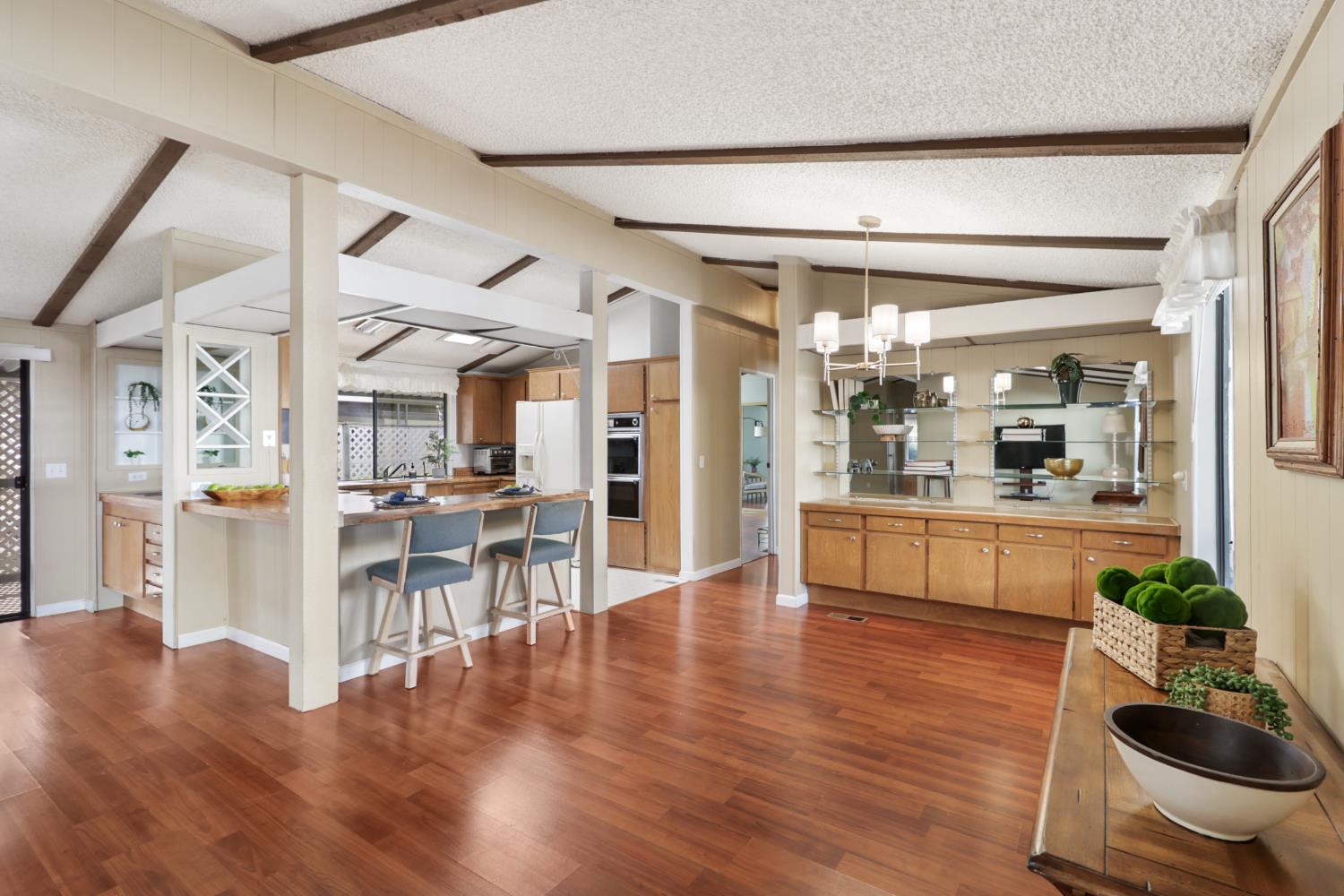 6637 Grosse Point Court