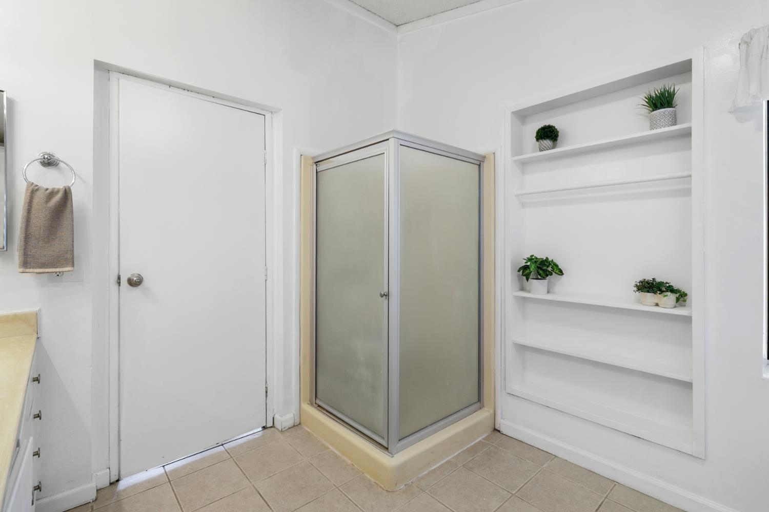 6637 Grosse Point Court