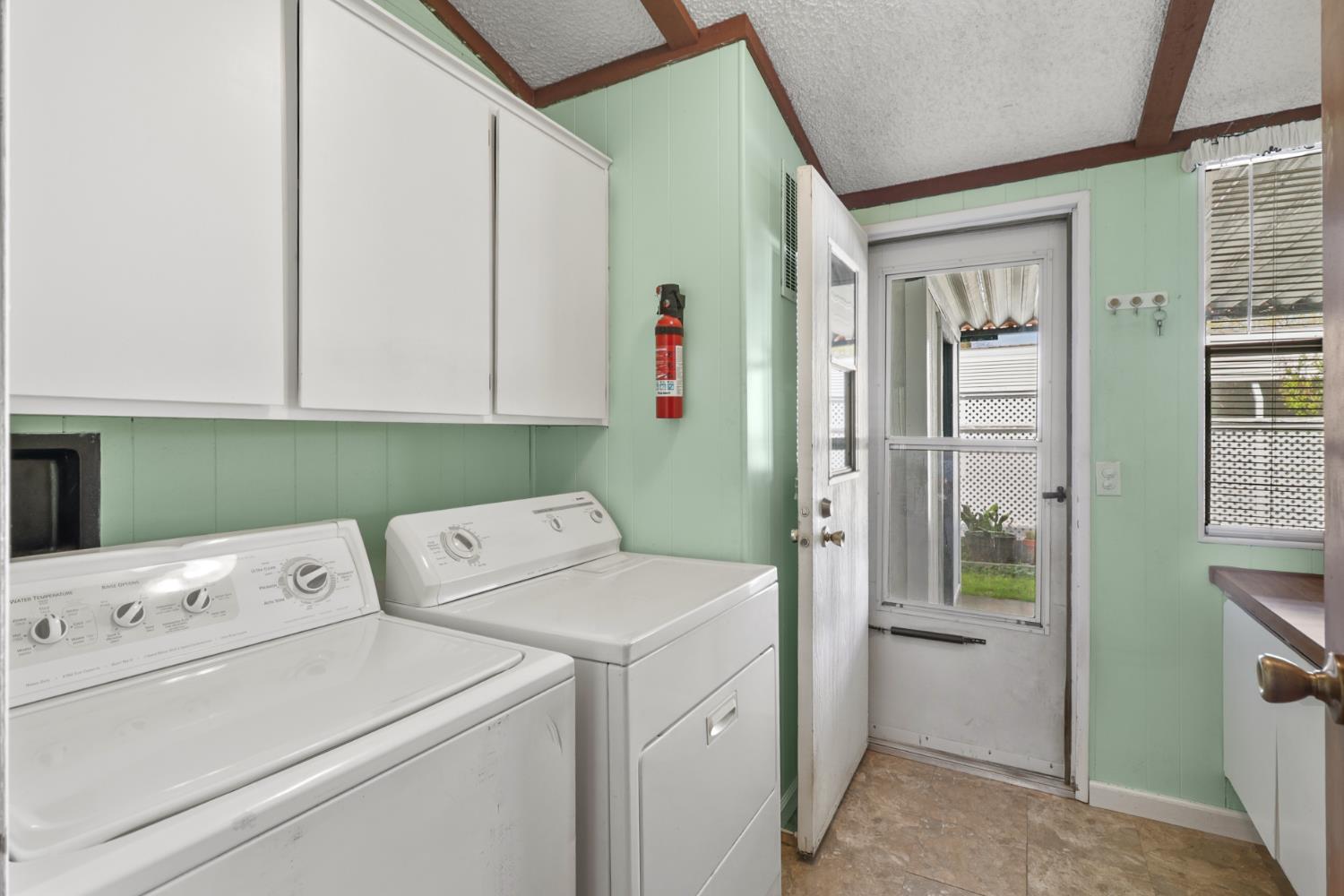 6637 Grosse Point Court