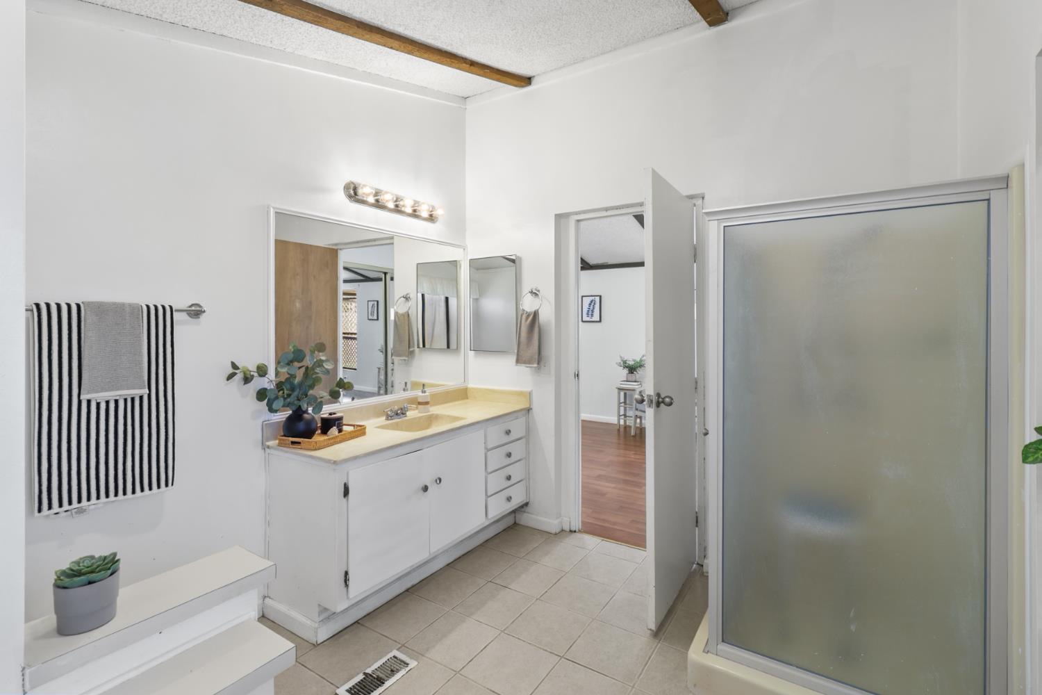 6637 Grosse Point Court