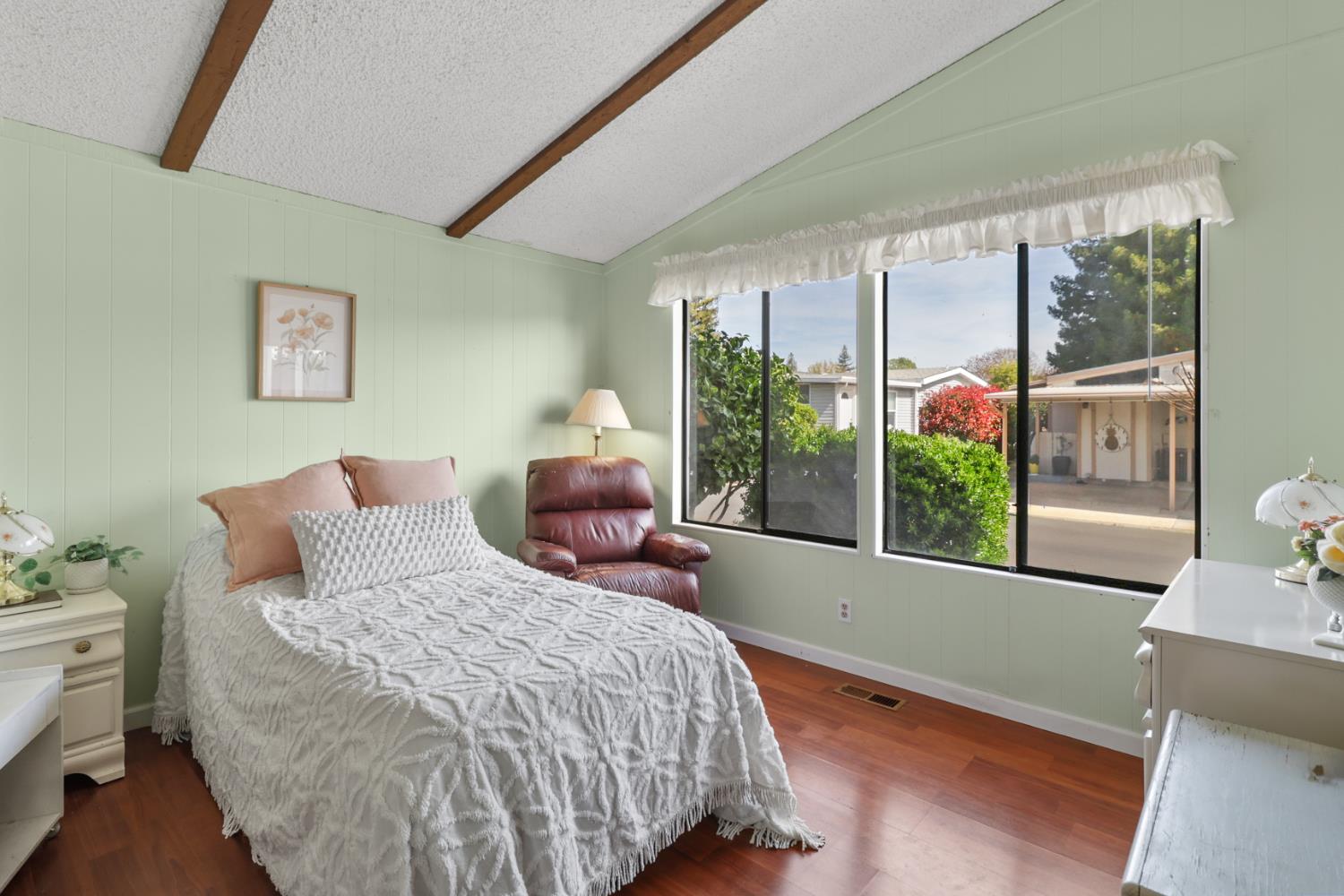 6637 Grosse Point Court