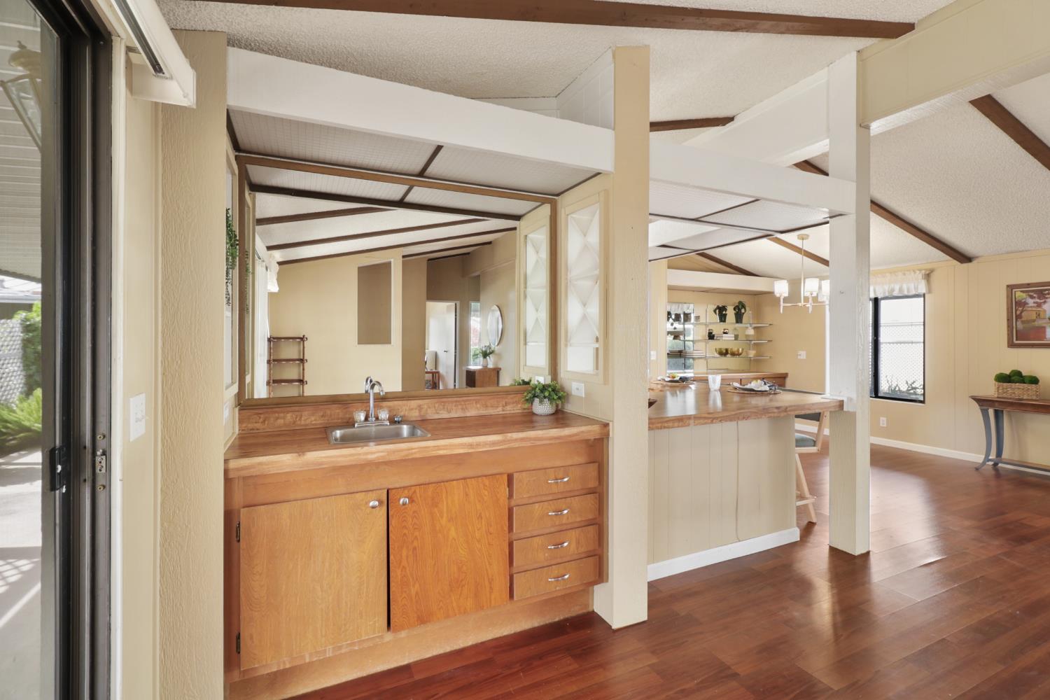 6637 Grosse Point Court