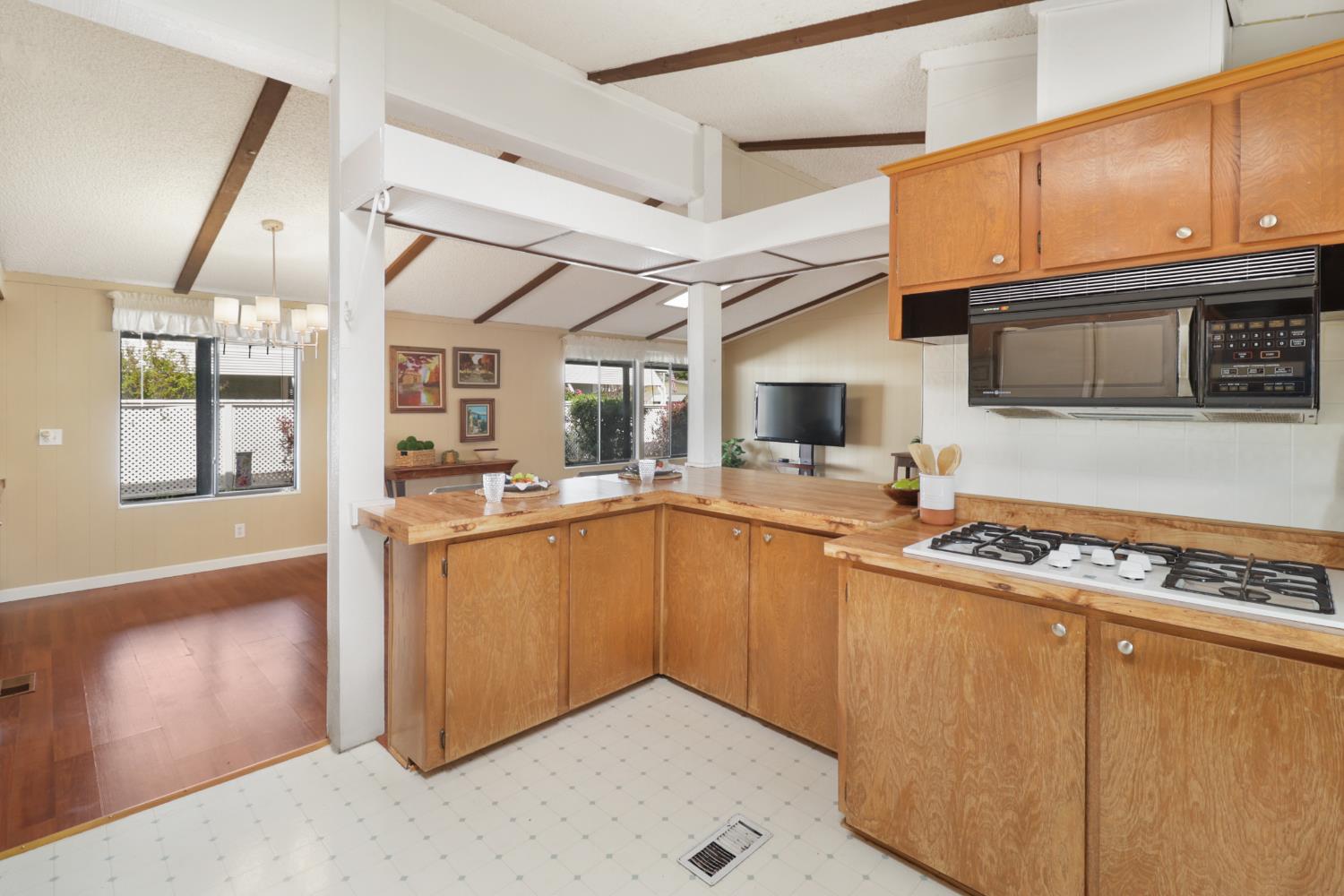 6637 Grosse Point Court