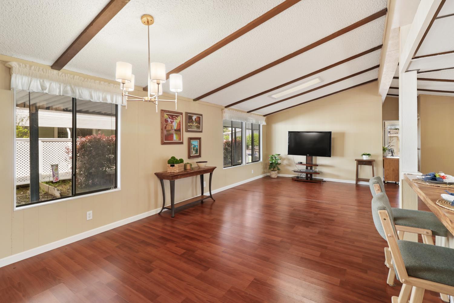 6637 Grosse Point Court