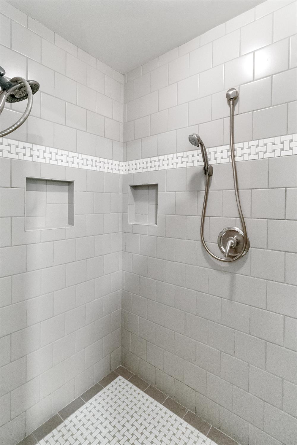 2628 Greenwood Avenue