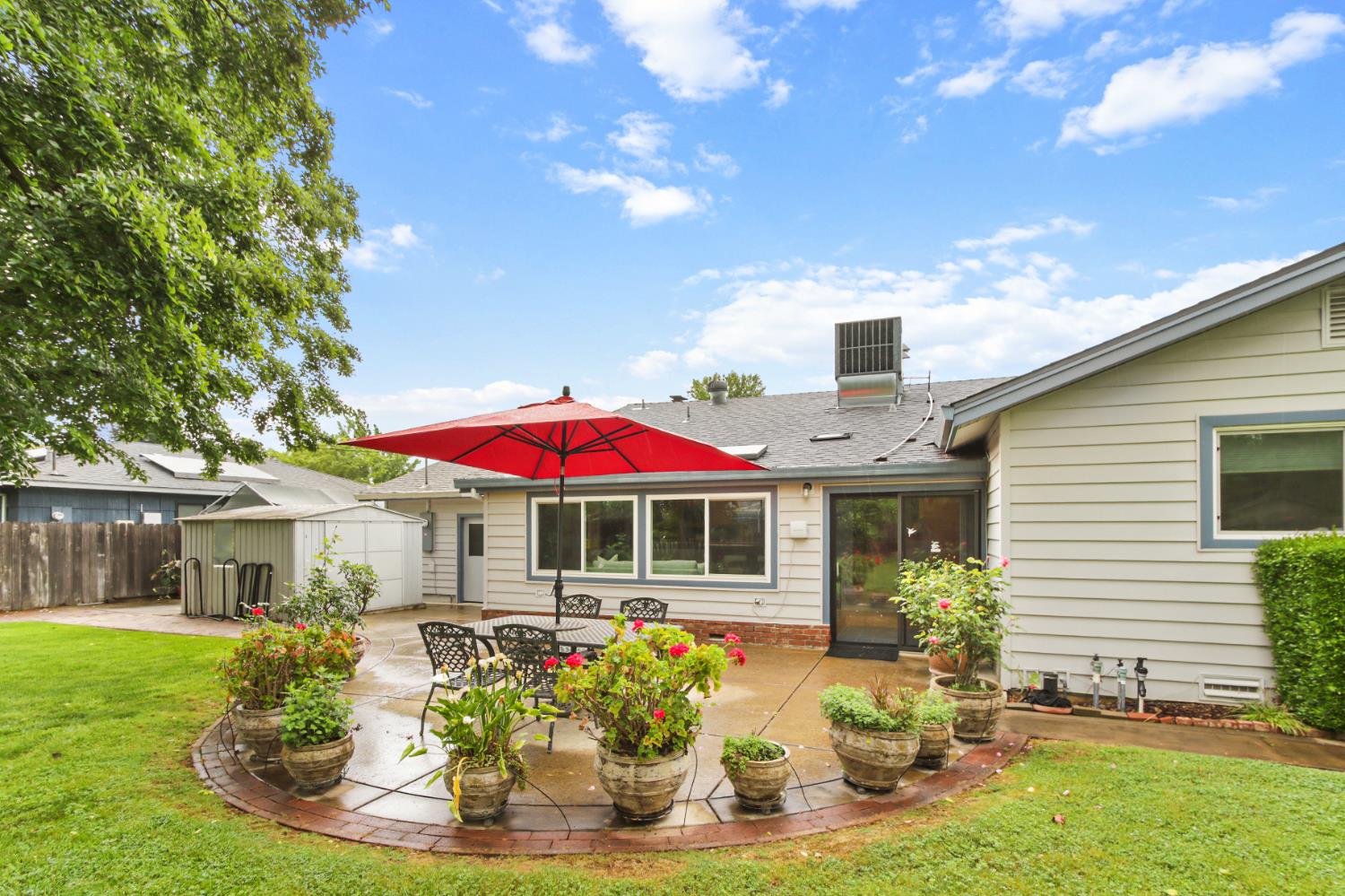 4720 Robertson Avenue