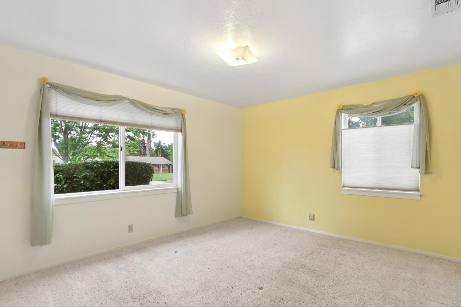 4720 Robertson Avenue