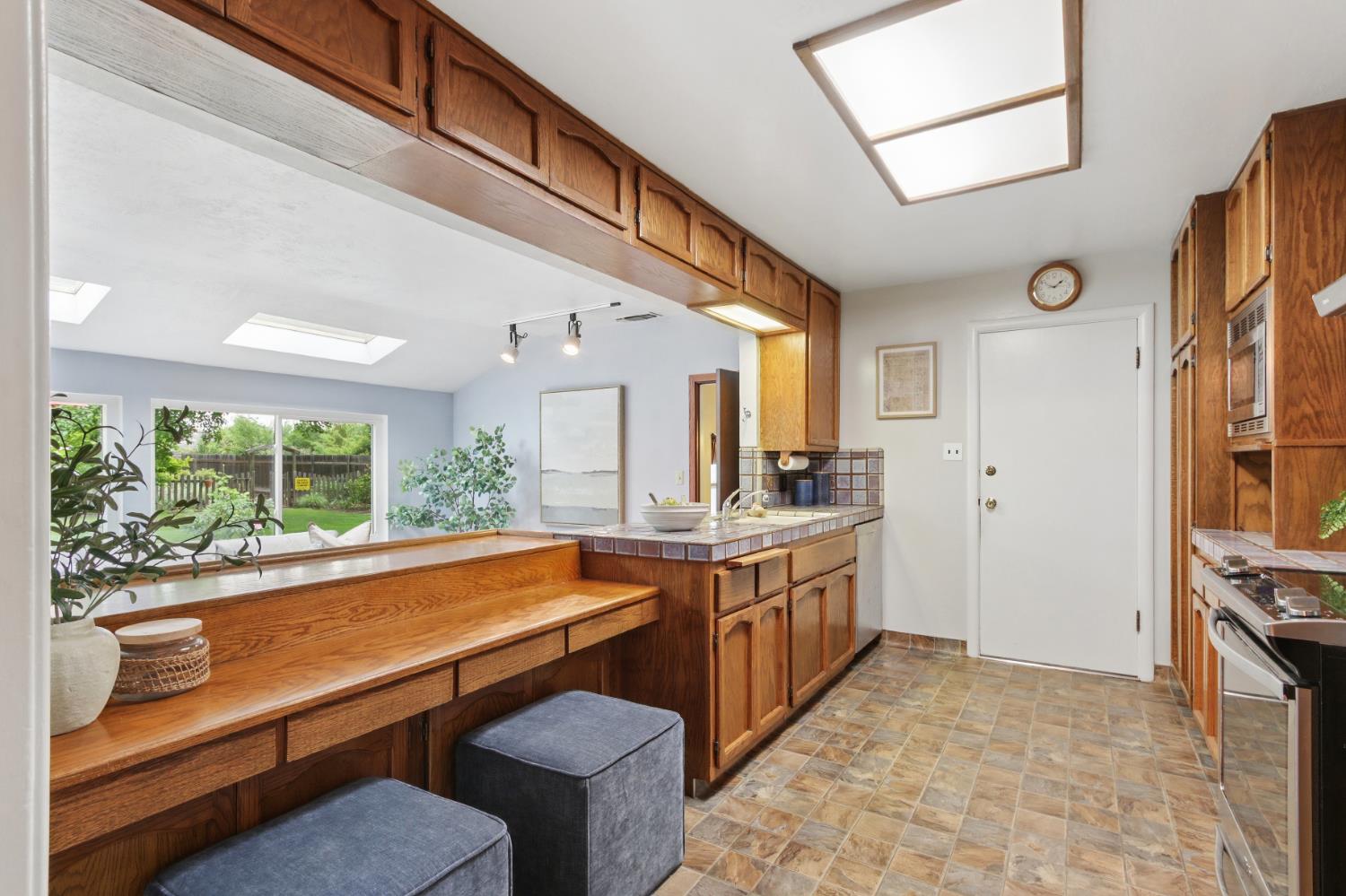 4720 Robertson Avenue