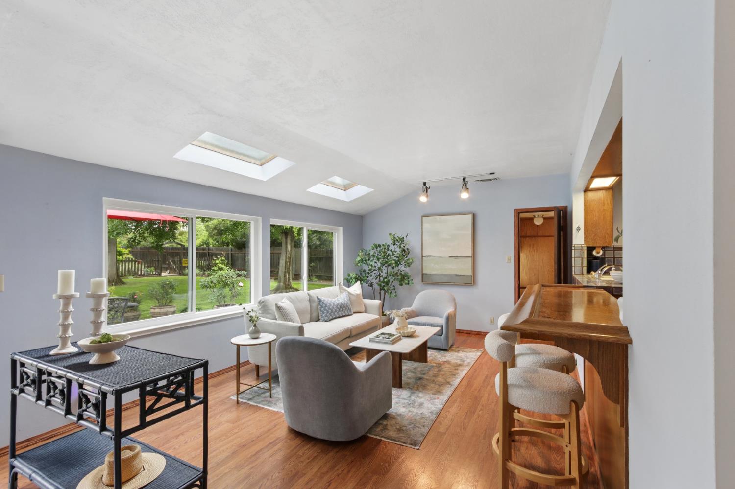 4720 Robertson Avenue