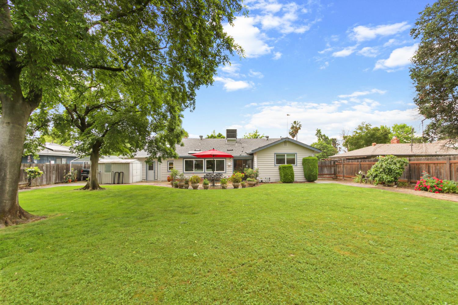 4720 Robertson Avenue