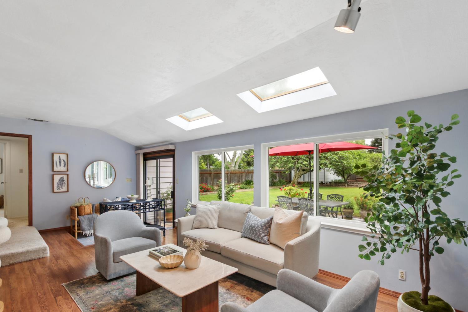 4720 Robertson Avenue