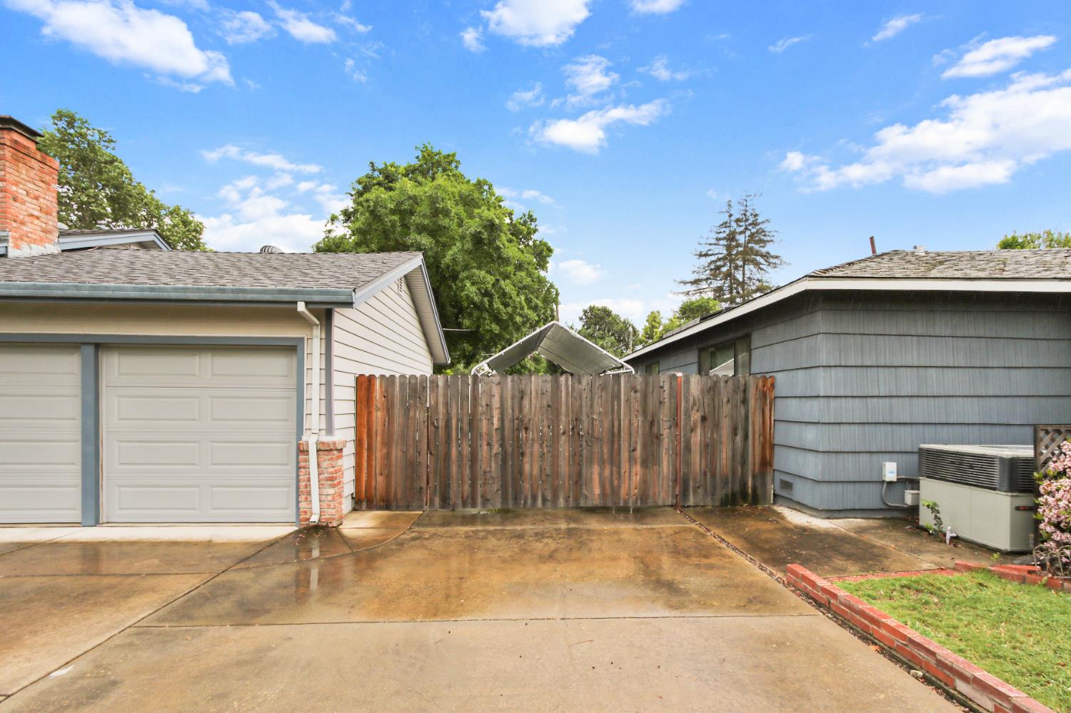 4720 Robertson Avenue