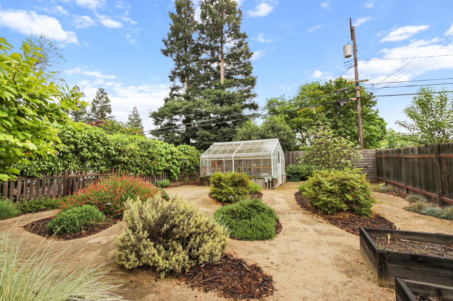 4720 Robertson Avenue