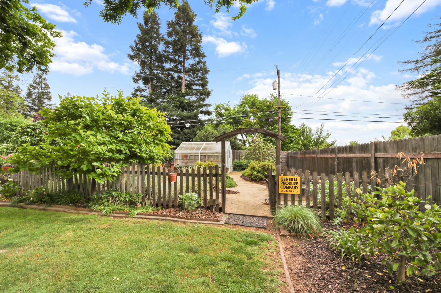 4720 Robertson Avenue