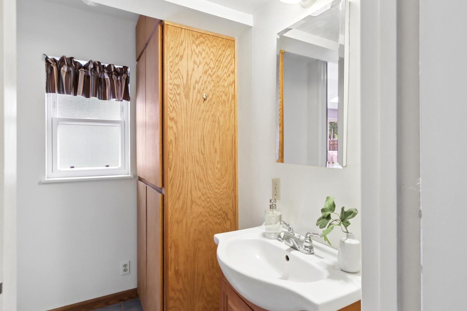 4720 Robertson Avenue