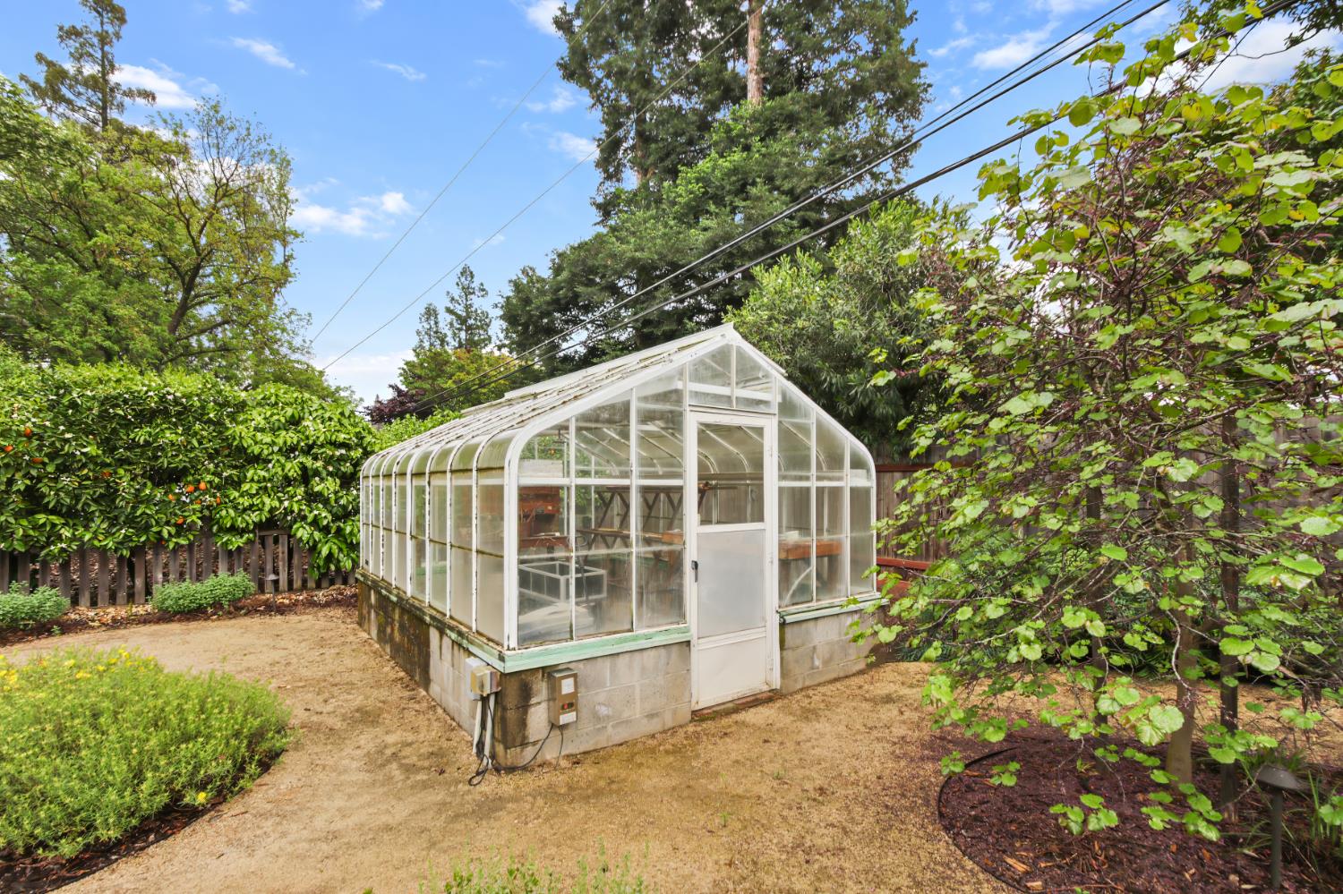 4720 Robertson Avenue